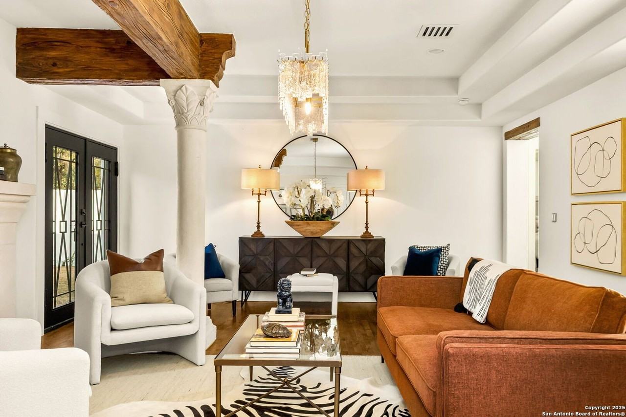 417 E Hildebrand Ave - Photo 5 of 33