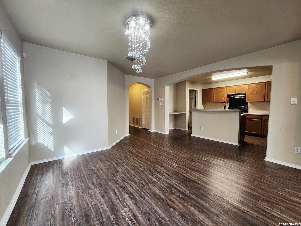 5402 Tomas Cir - Photo 2 of 11