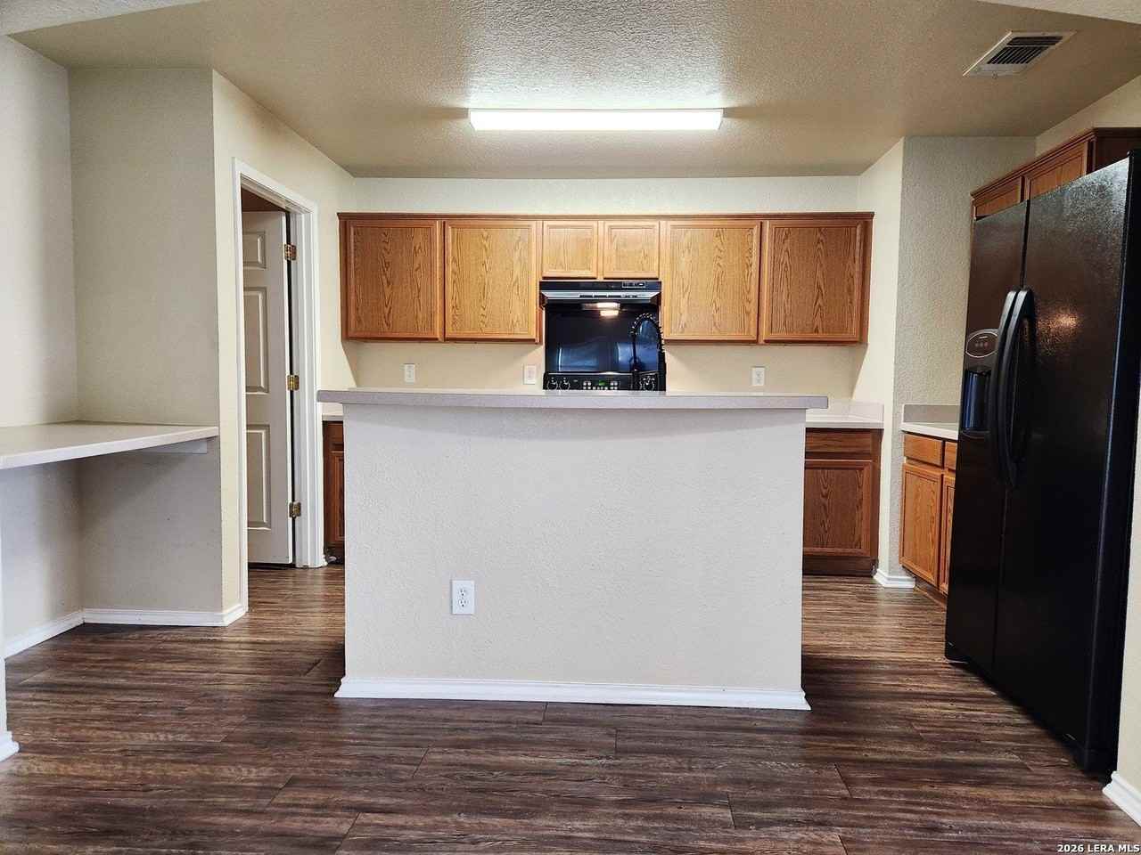 5402 Tomas Cir - Photo 3 of 11
