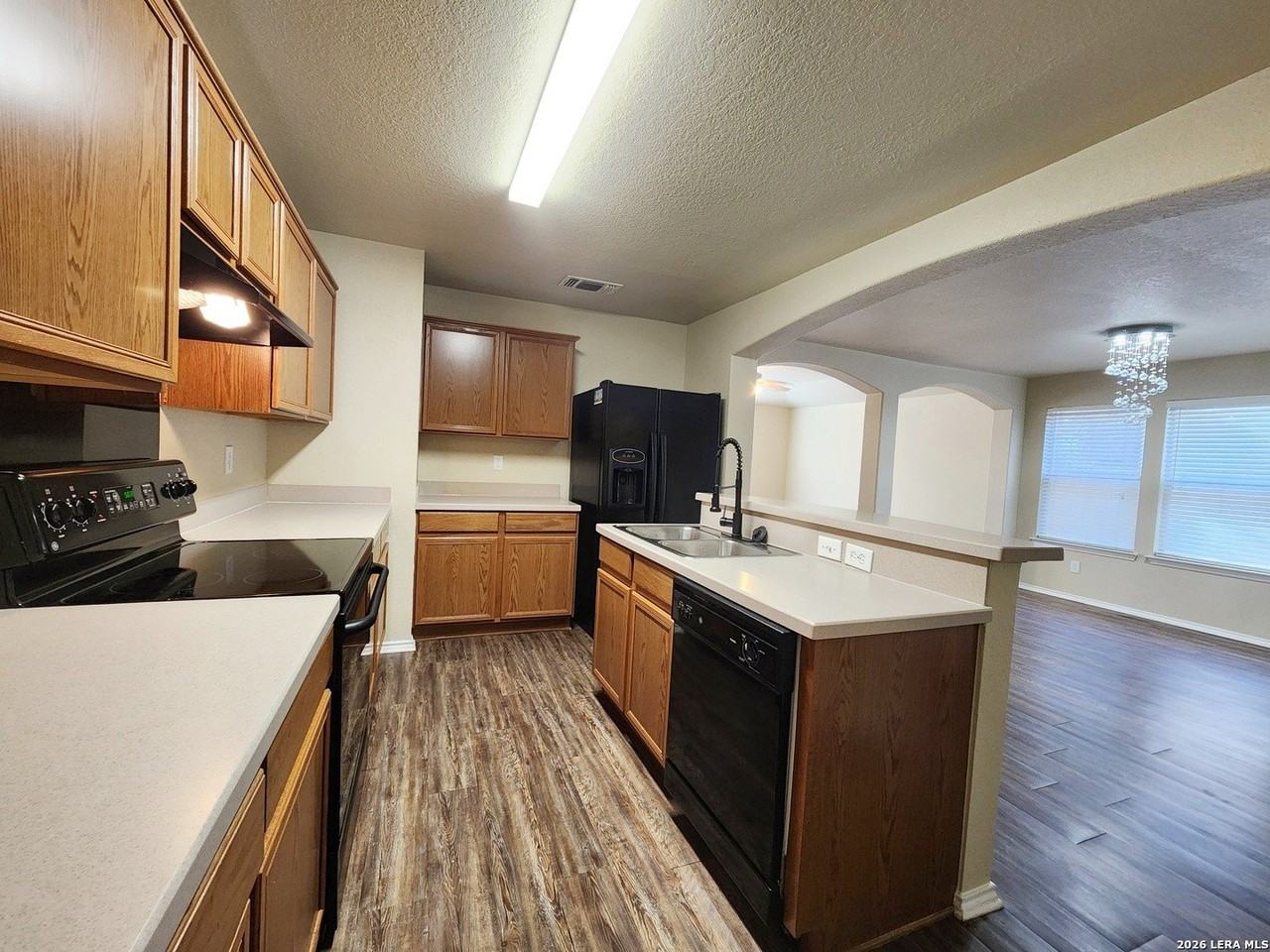 5402 Tomas Cir - Photo 4 of 11