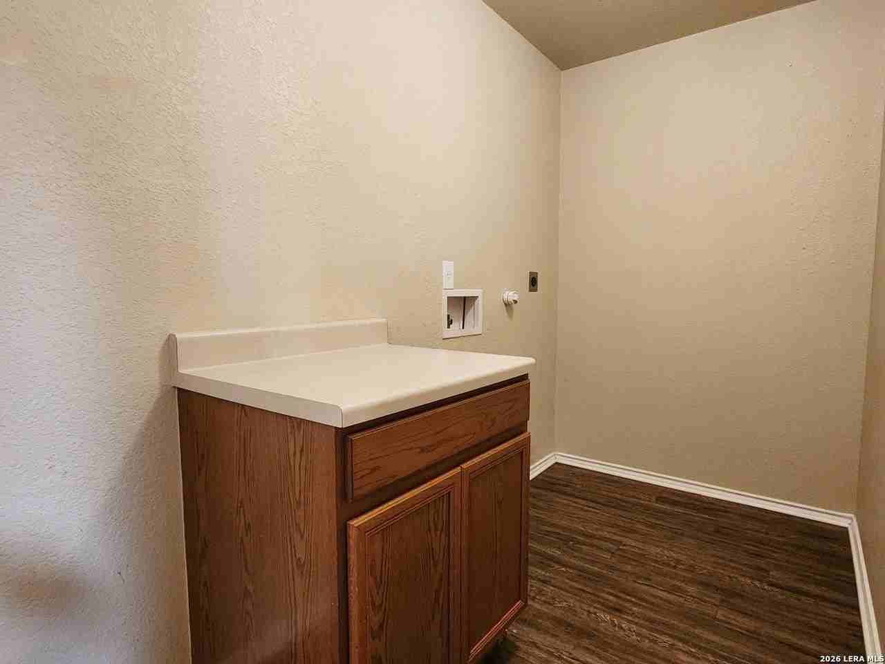 5402 Tomas Cir - Photo 5 of 11