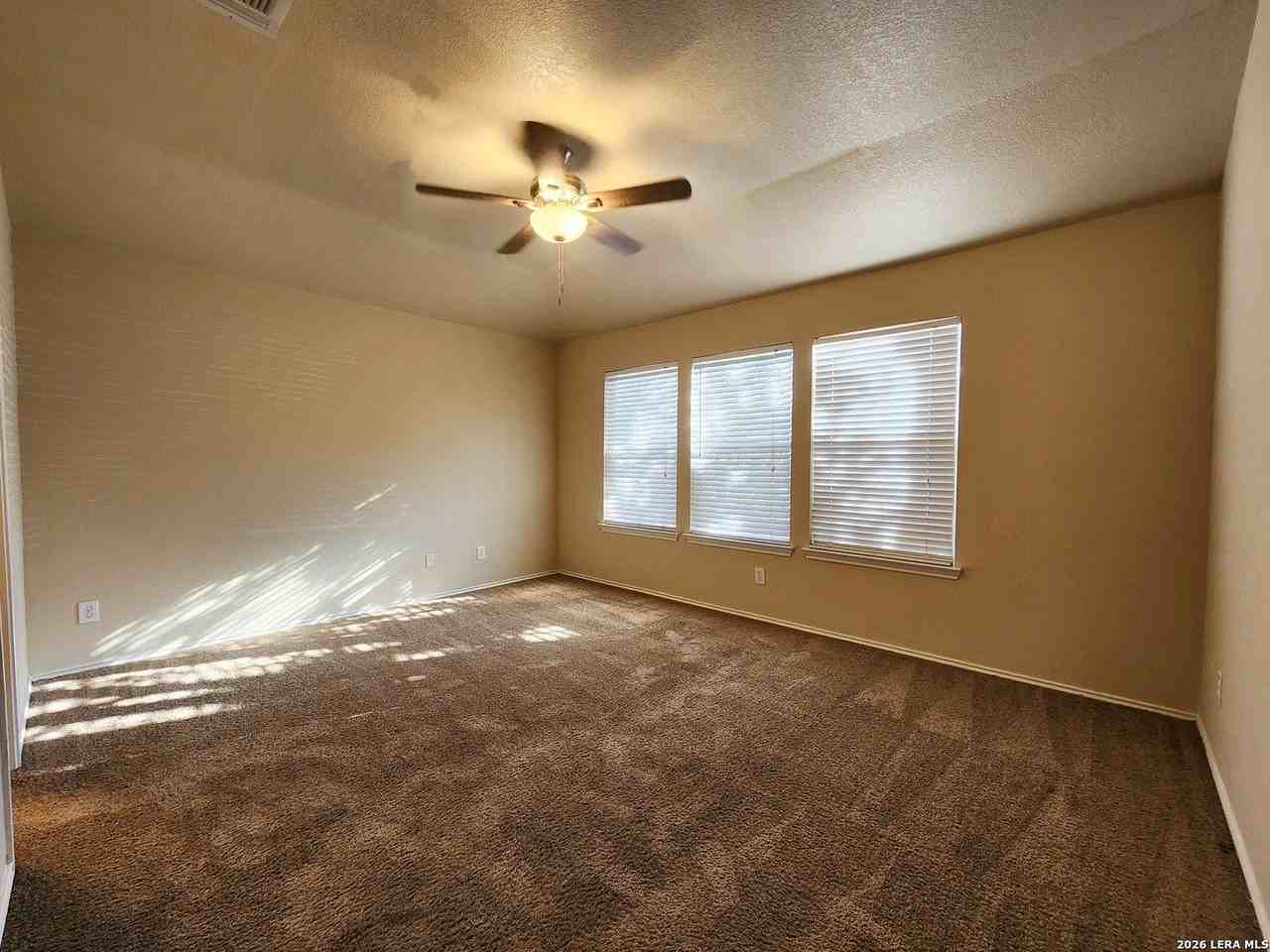5402 Tomas Cir - Photo 7 of 11