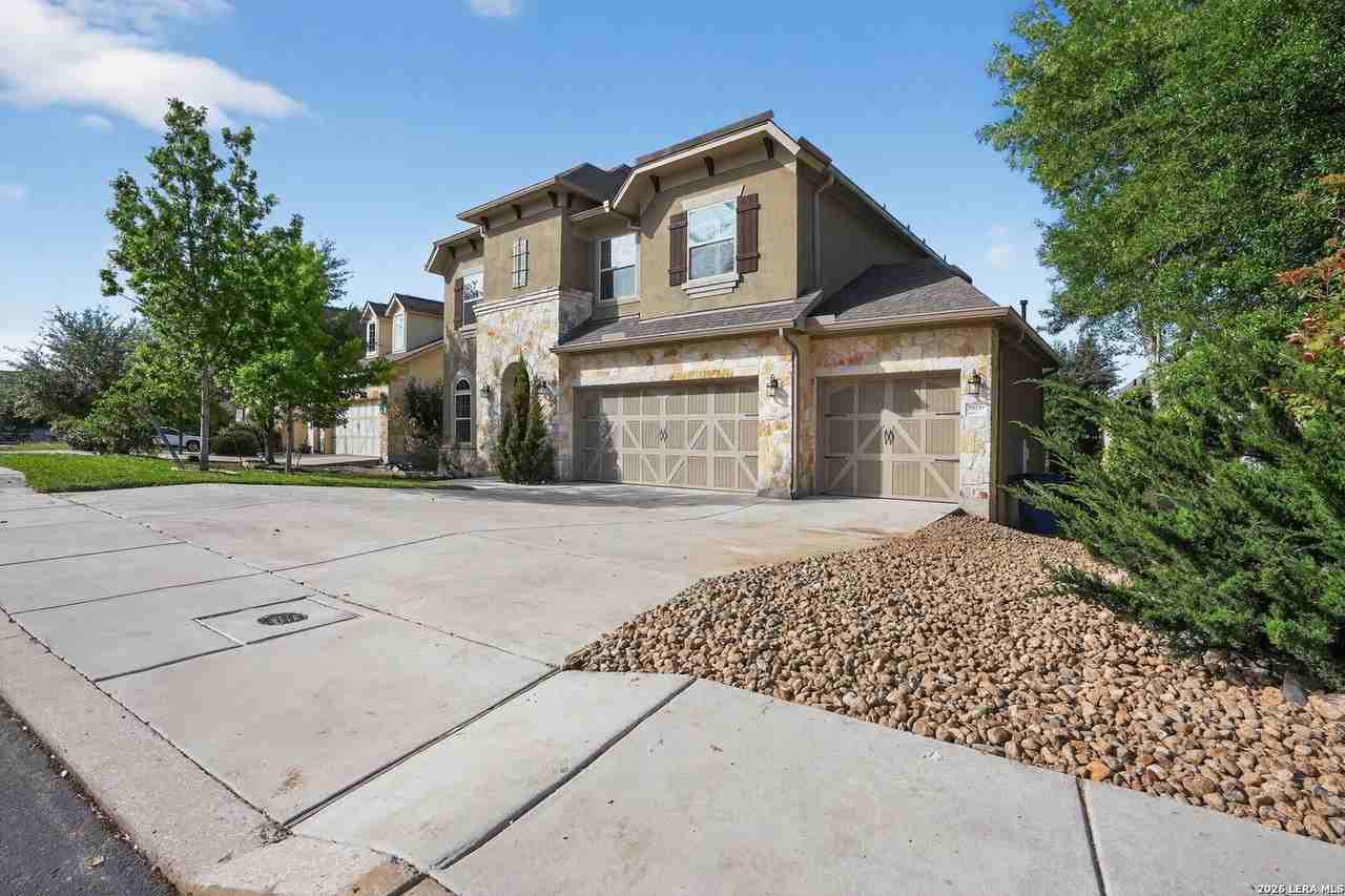 18039 Branson Fls - Photo 5 of 46