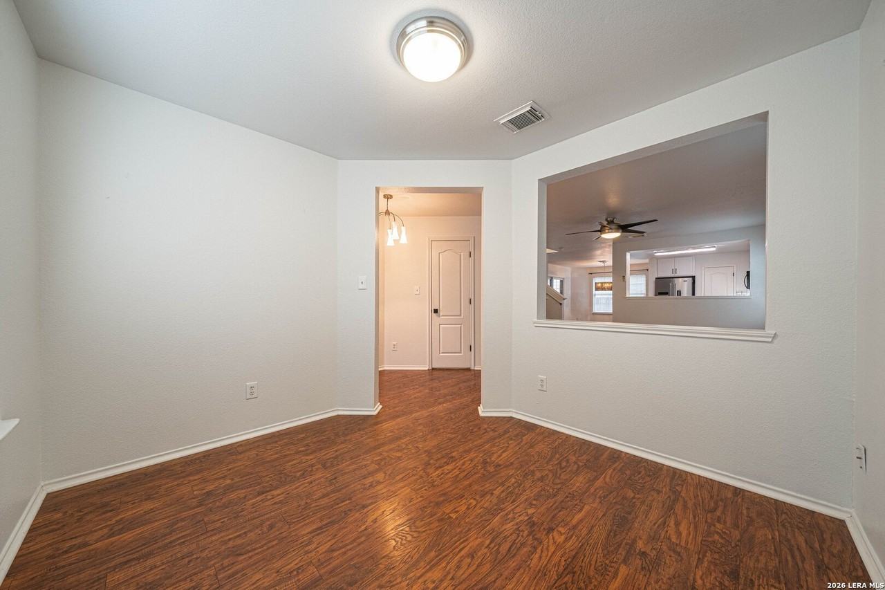 11215 Archers Bay - Photo 7 of 34