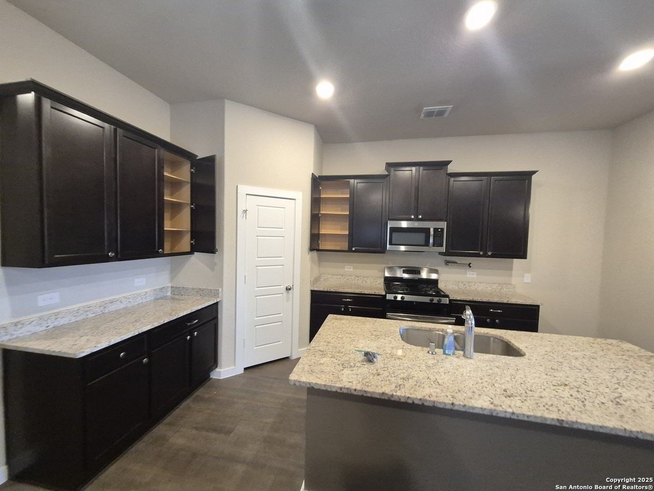 10571 Pablo Way - Photo 3 of 30