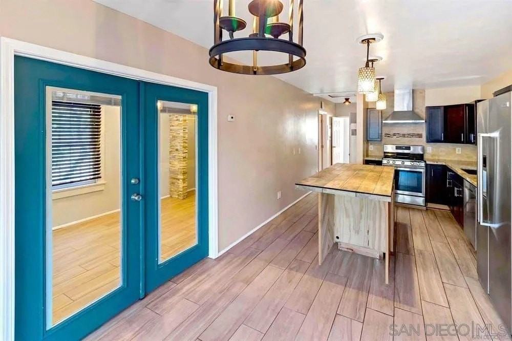 2621 L St - Photo 2 of 17