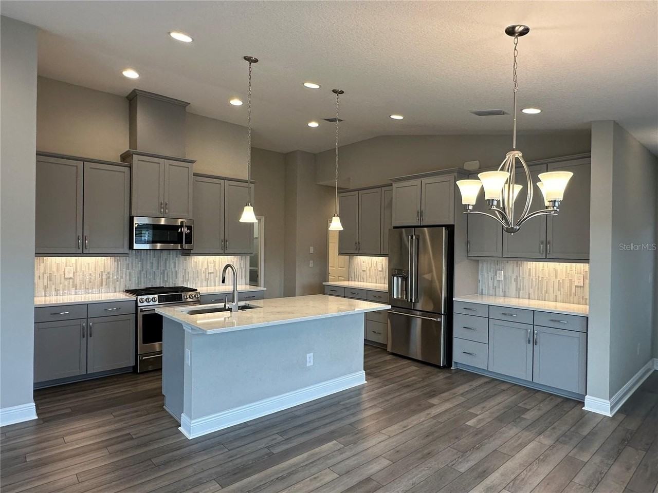 12569 Oak Hill Way - Photo 6 of 28