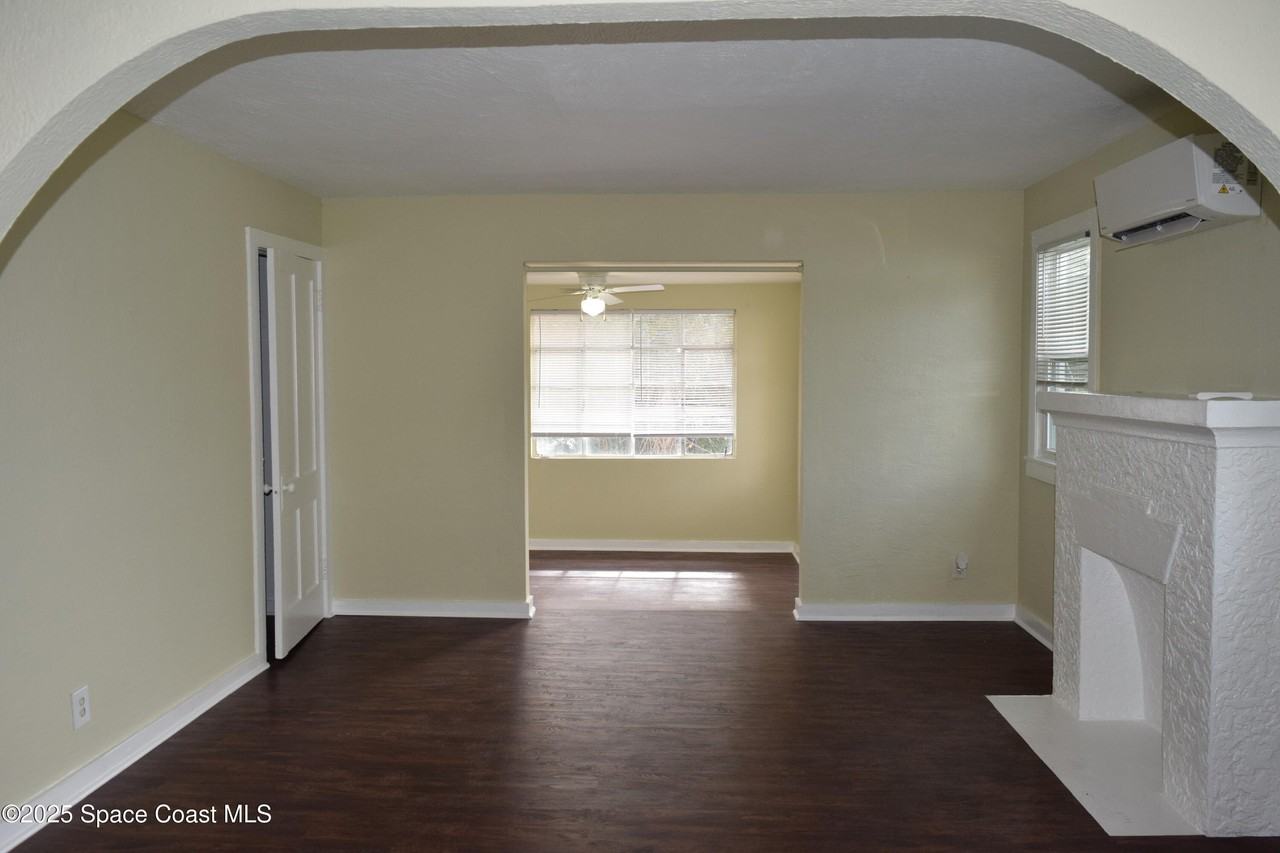 658 Young St Apt 4 - Photo 3 of 15