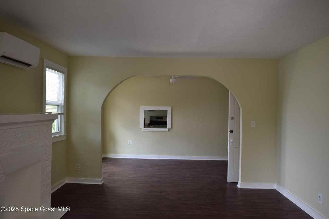 658 Young St Apt 4 - Photo 4 of 15