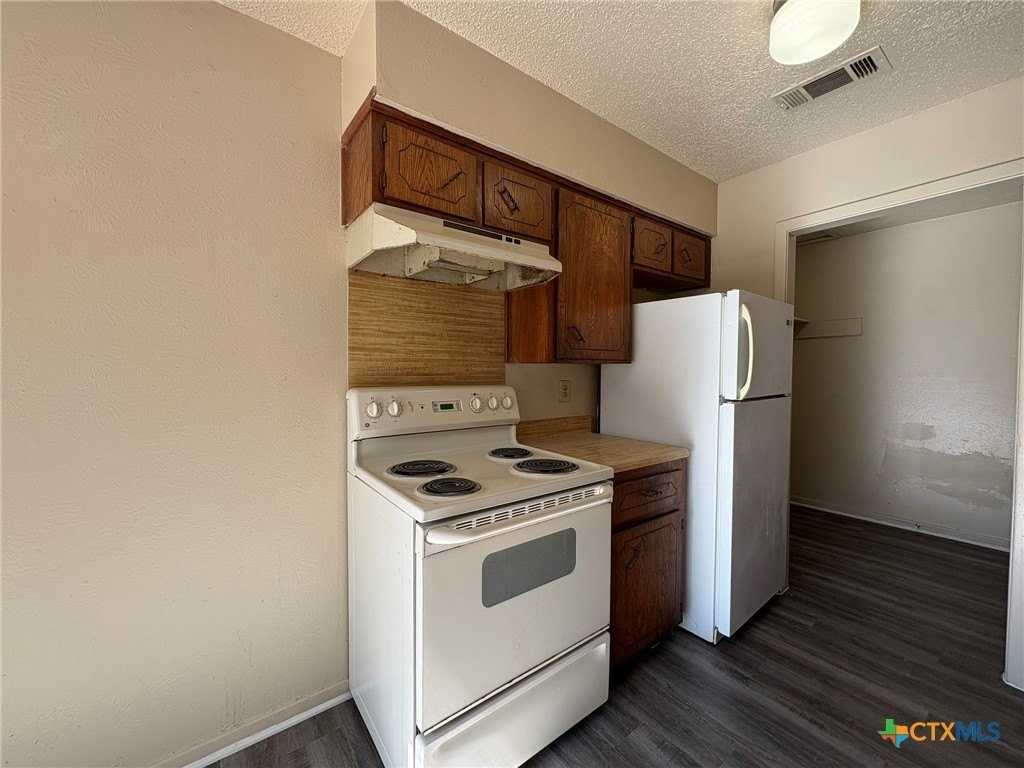 1202 Covey Ln #D - Photo 5 of 13