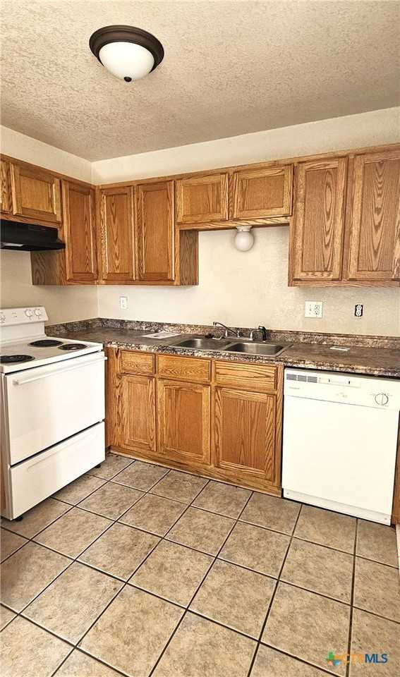 607 N 20th St Apt 201 - Photo 4 of 6