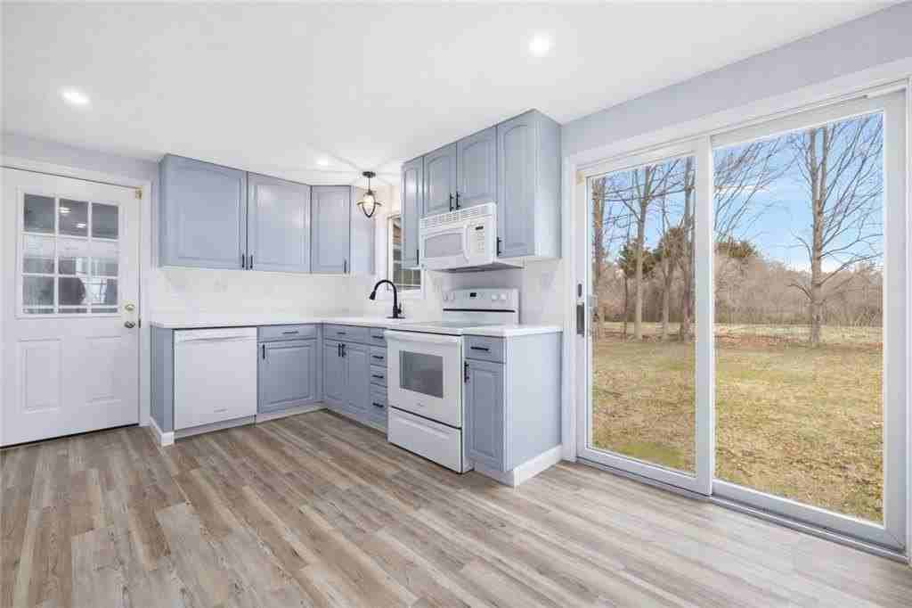 4 Longmeadow Ave - Photo 3 of 34