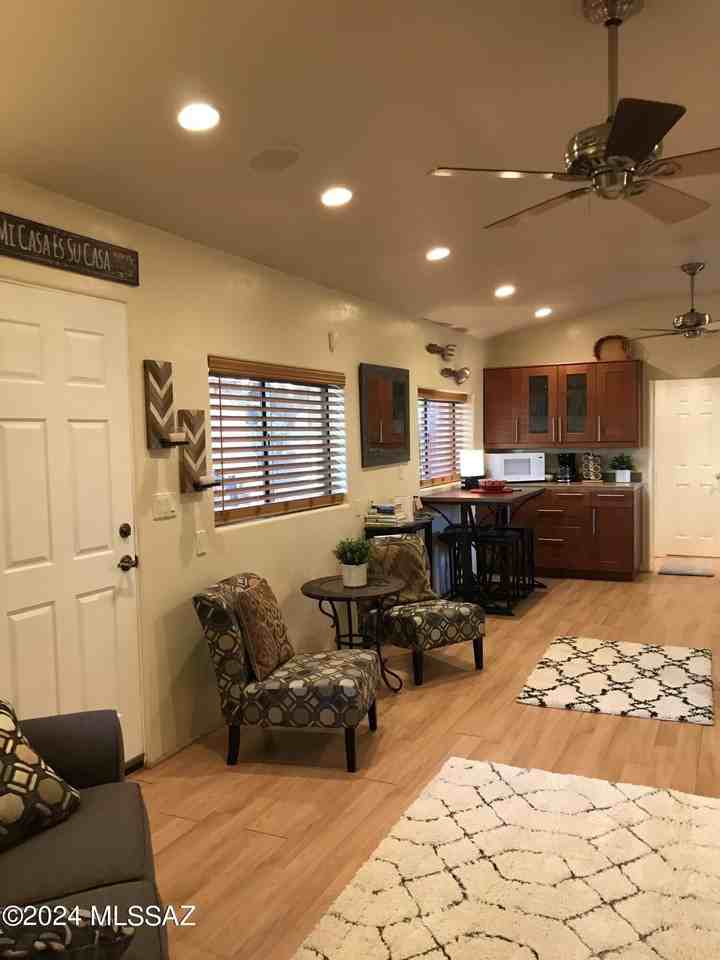 3419 N Wilson Ave - Photo 3 of 19