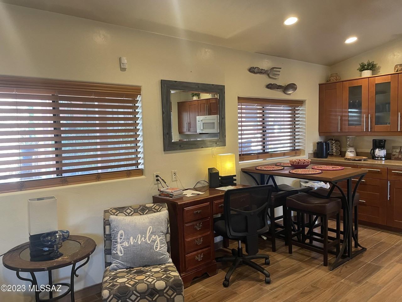 3419 N Wilson Ave - Photo 4 of 19