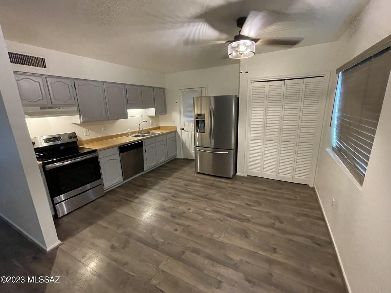 1865 W La Osa St - Photo 3 of 12