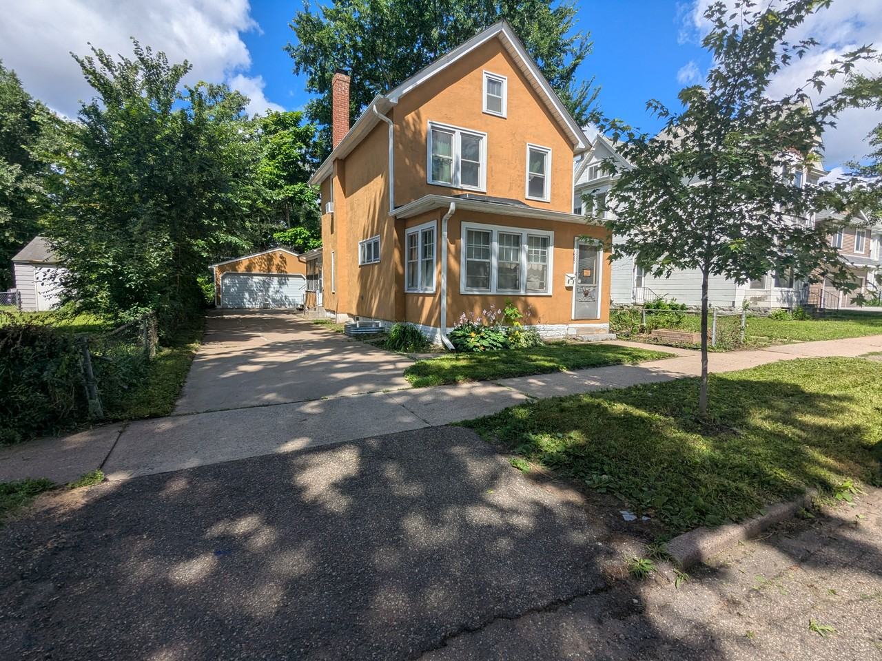 685 Burr St - Photo 7 of 10