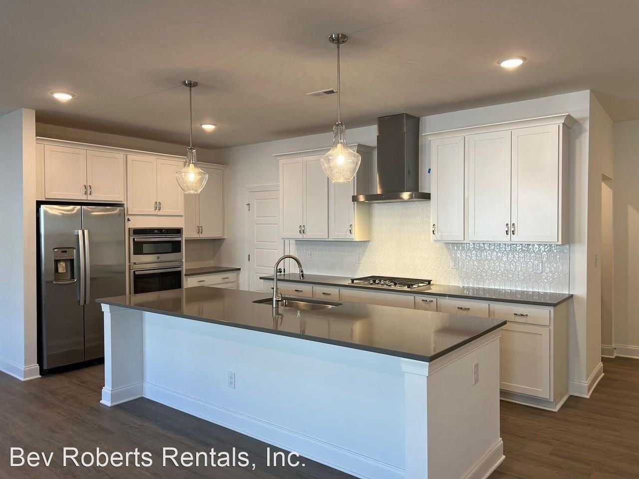 2104 Stegemann St - Photo 4 of 29