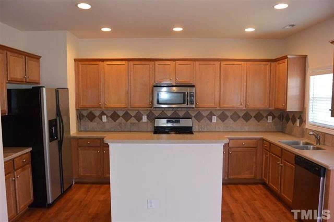 712 Callay Hill Way - Photo 3 of 18