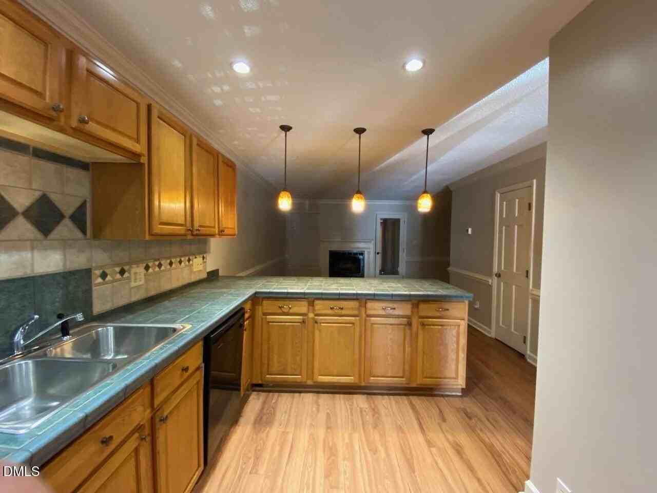 108 Briarcreek Ct - Photo 5 of 16