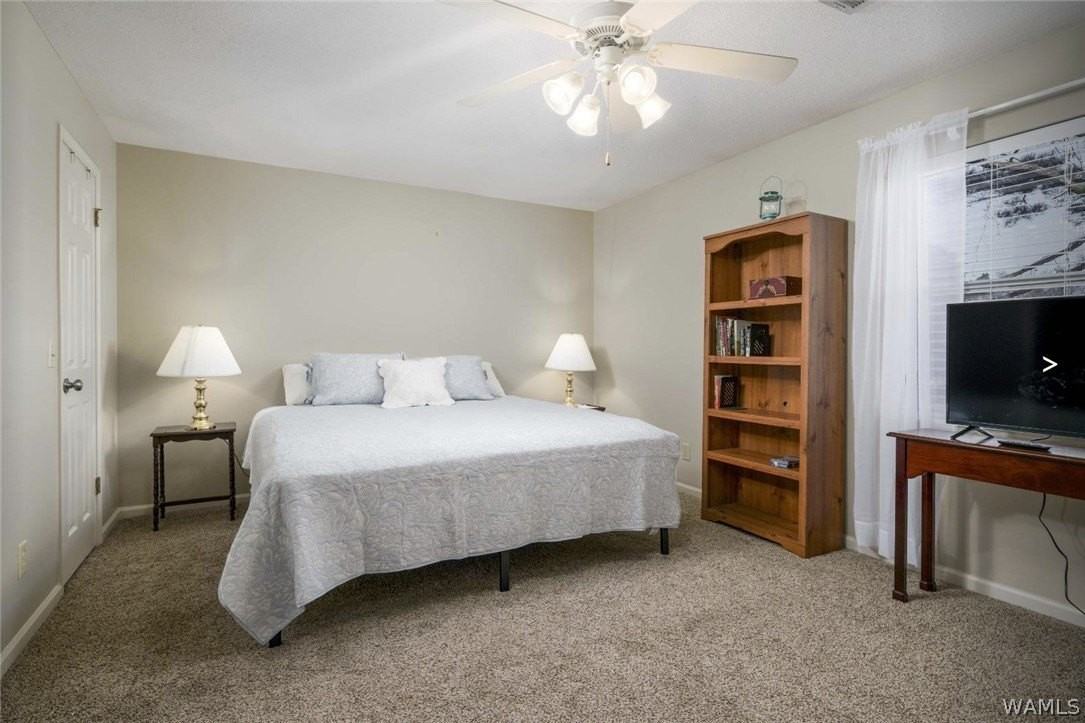 1032 Fairfax Dr - Photo 3 of 10