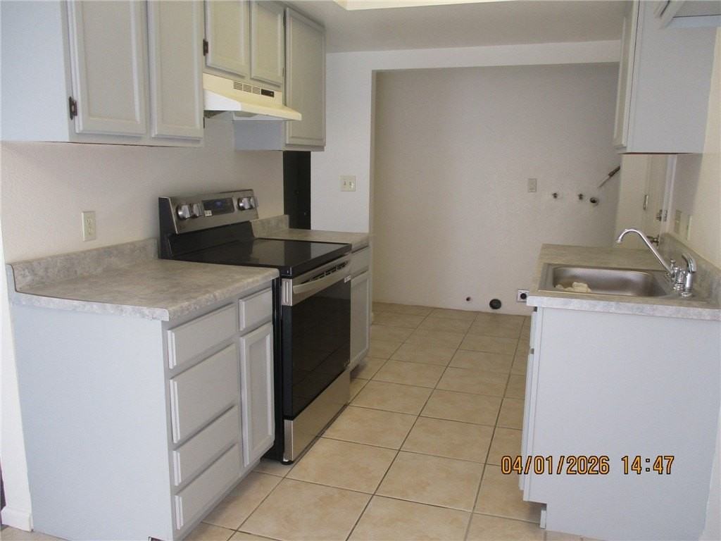1235 Navajo Dr #B - Photo 2 of 9