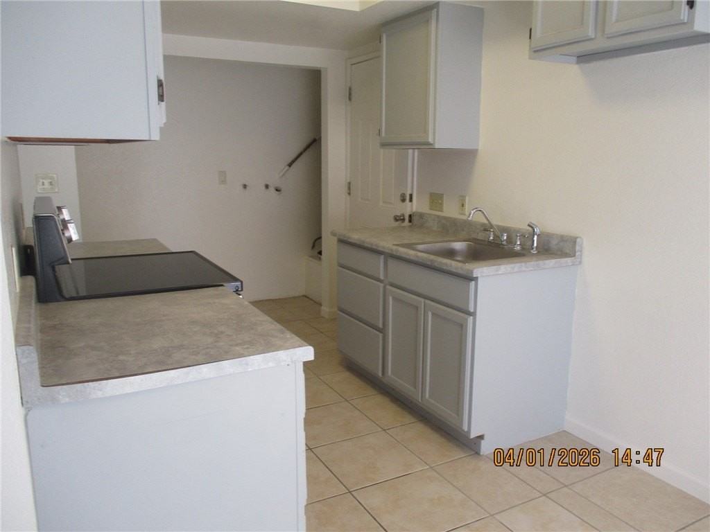 1235 Navajo Dr #B - Photo 3 of 9