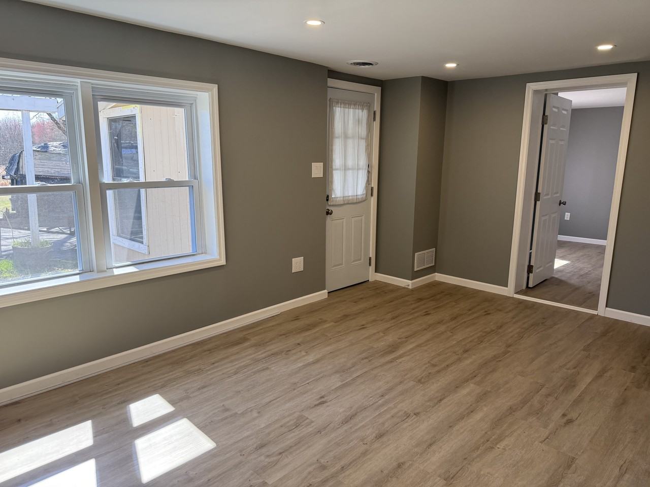 2126 State Route 17k - Photo 2 of 10