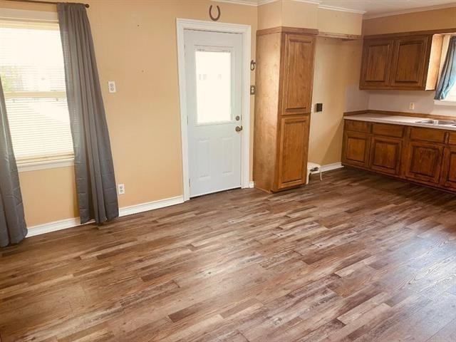 1208 Dupont Dr - Photo 2 of 9