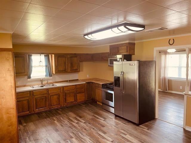 1208 Dupont Dr - Photo 3 of 9