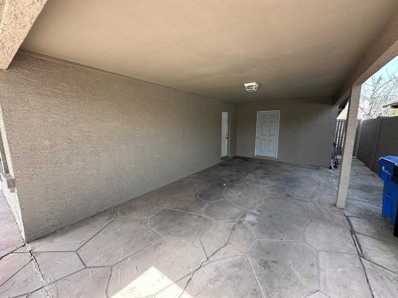 18202 N 33rd Ave - Photo 4 of 25