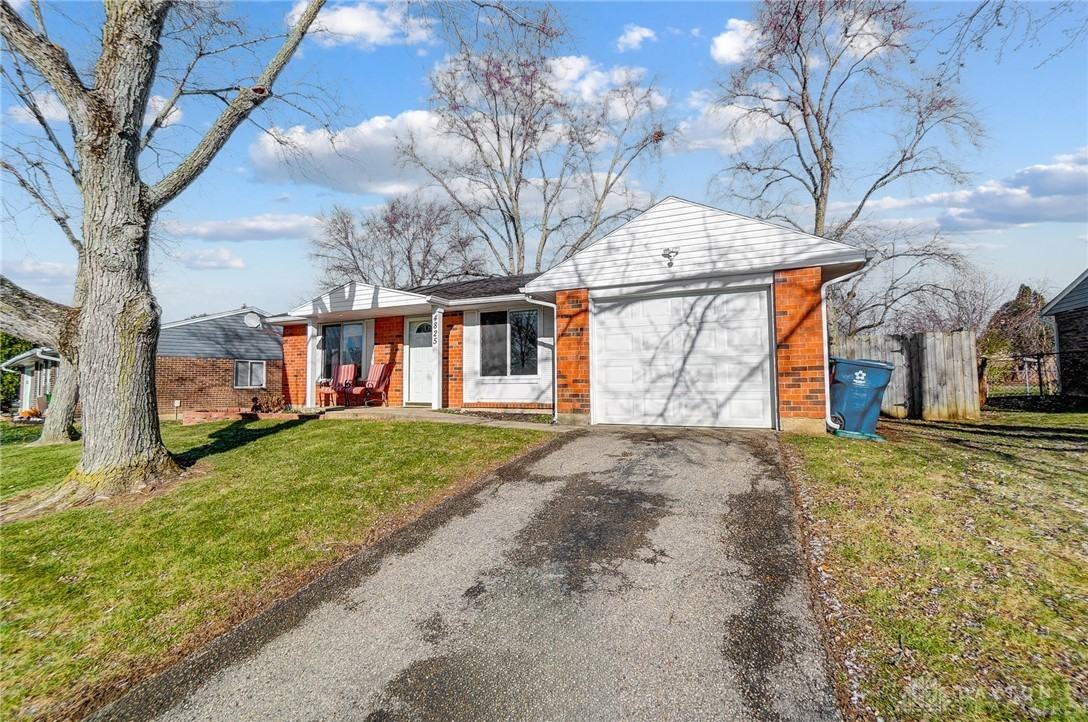 4825 Flagstone Ct - Photo 3 of 33