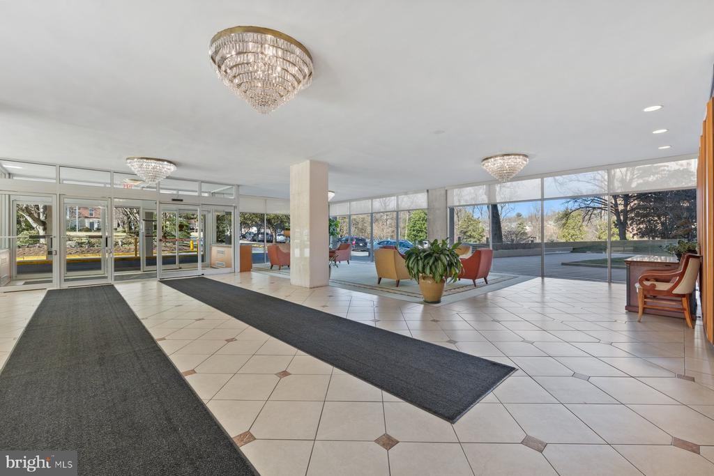 10201 Grosvenor Pl ##923 - Photo 4 of 29