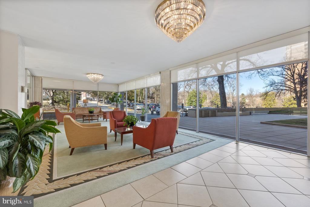 10201 Grosvenor Pl ##923 - Photo 5 of 29