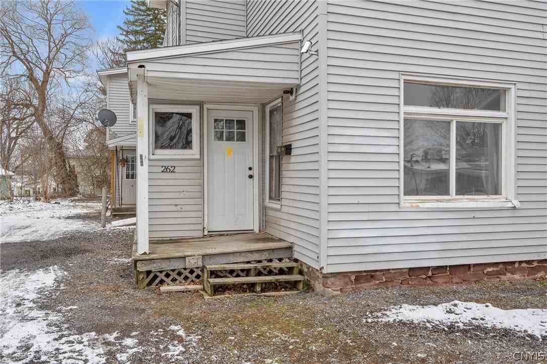 262 W 4th St S - Photo 2 of 15
