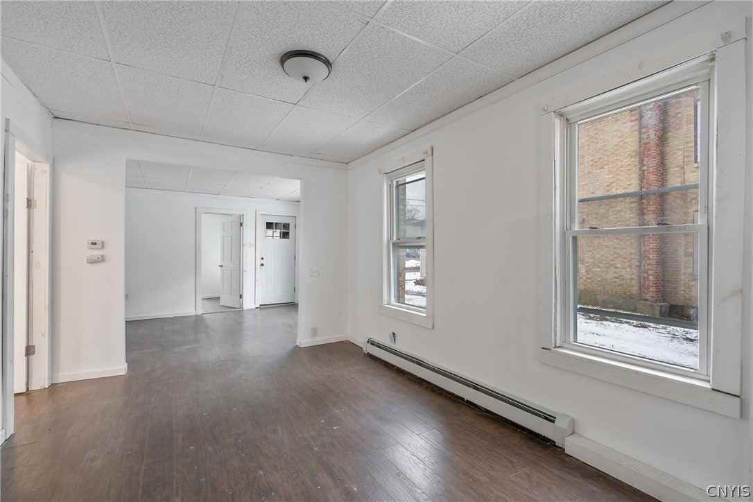 262 W 4th St S - Photo 3 of 15