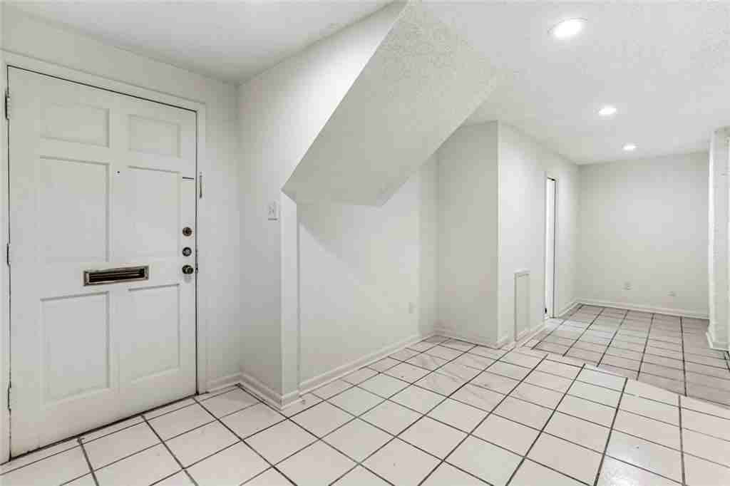 903 Octavia St - Photo 4 of 18