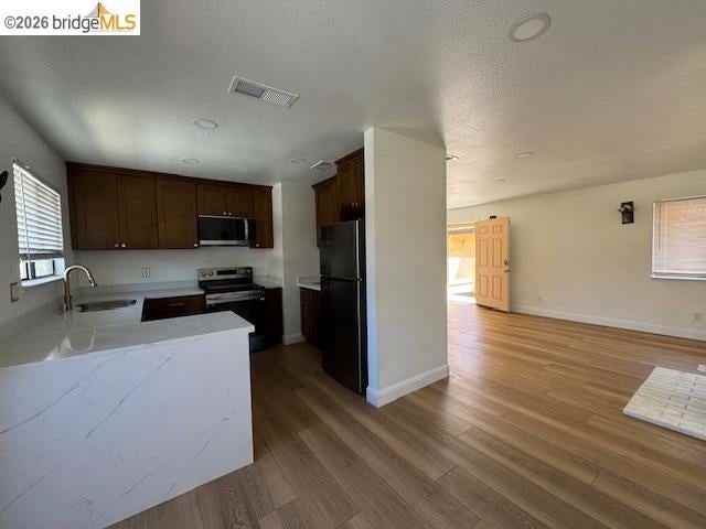 2283 Renwick Ln - Photo 5 of 15