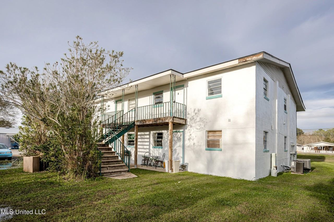 8429 Highway 613 - Photo 4 of 47