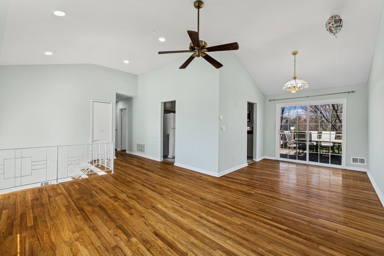 9 Deborah Dr #1 - Photo 4 of 18