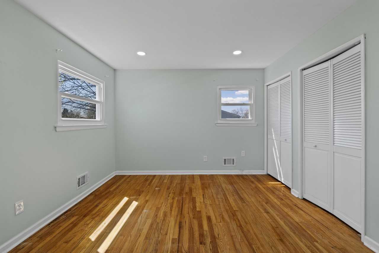 9 Deborah Dr #1 - Photo 6 of 18