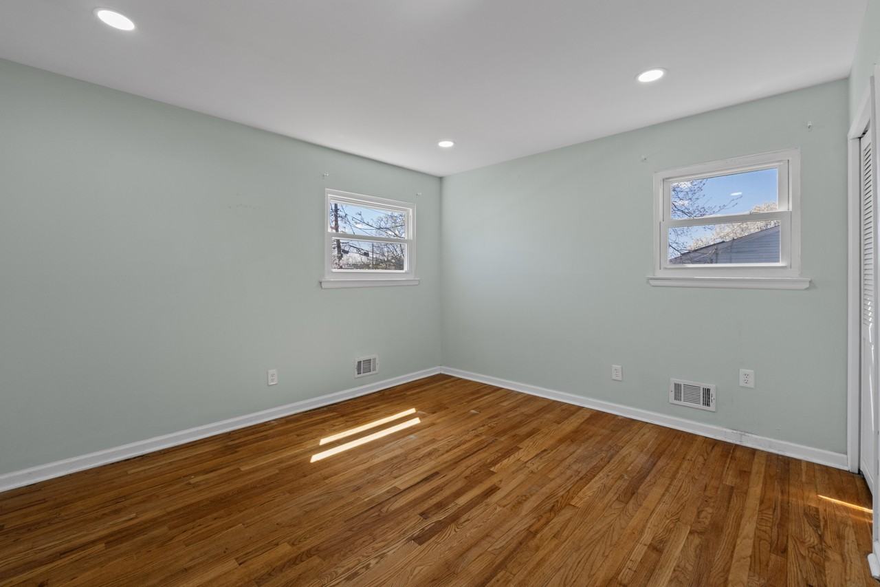 9 Deborah Dr #1 - Photo 7 of 18