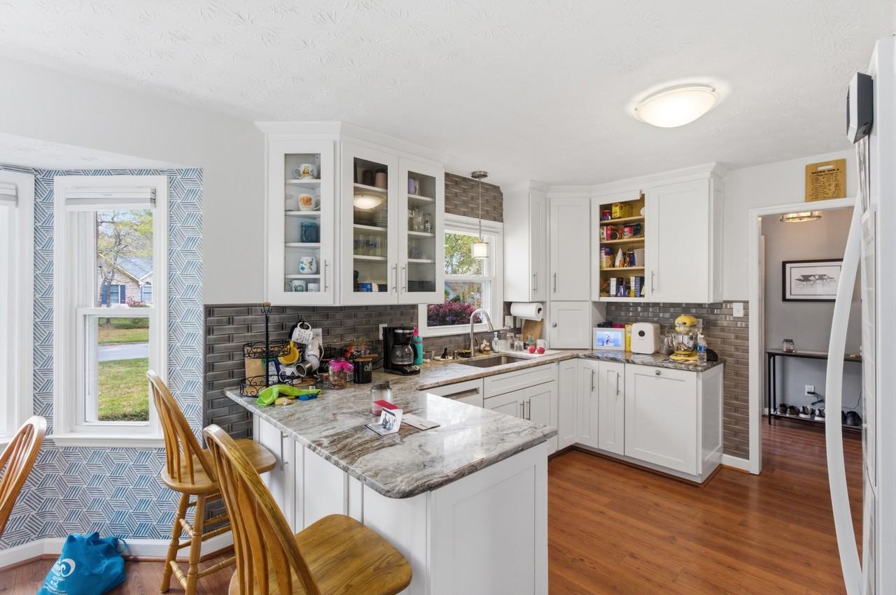 601 Winged Foot Ct #1 - Photo 3 of 33