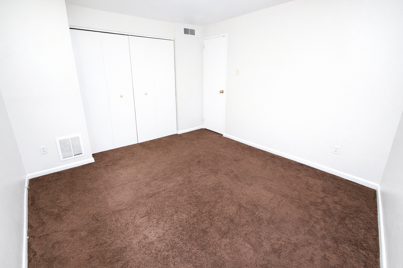 5527 ELLSWORTH AVENUEAPT 106 #106 - Photo 4 of 8