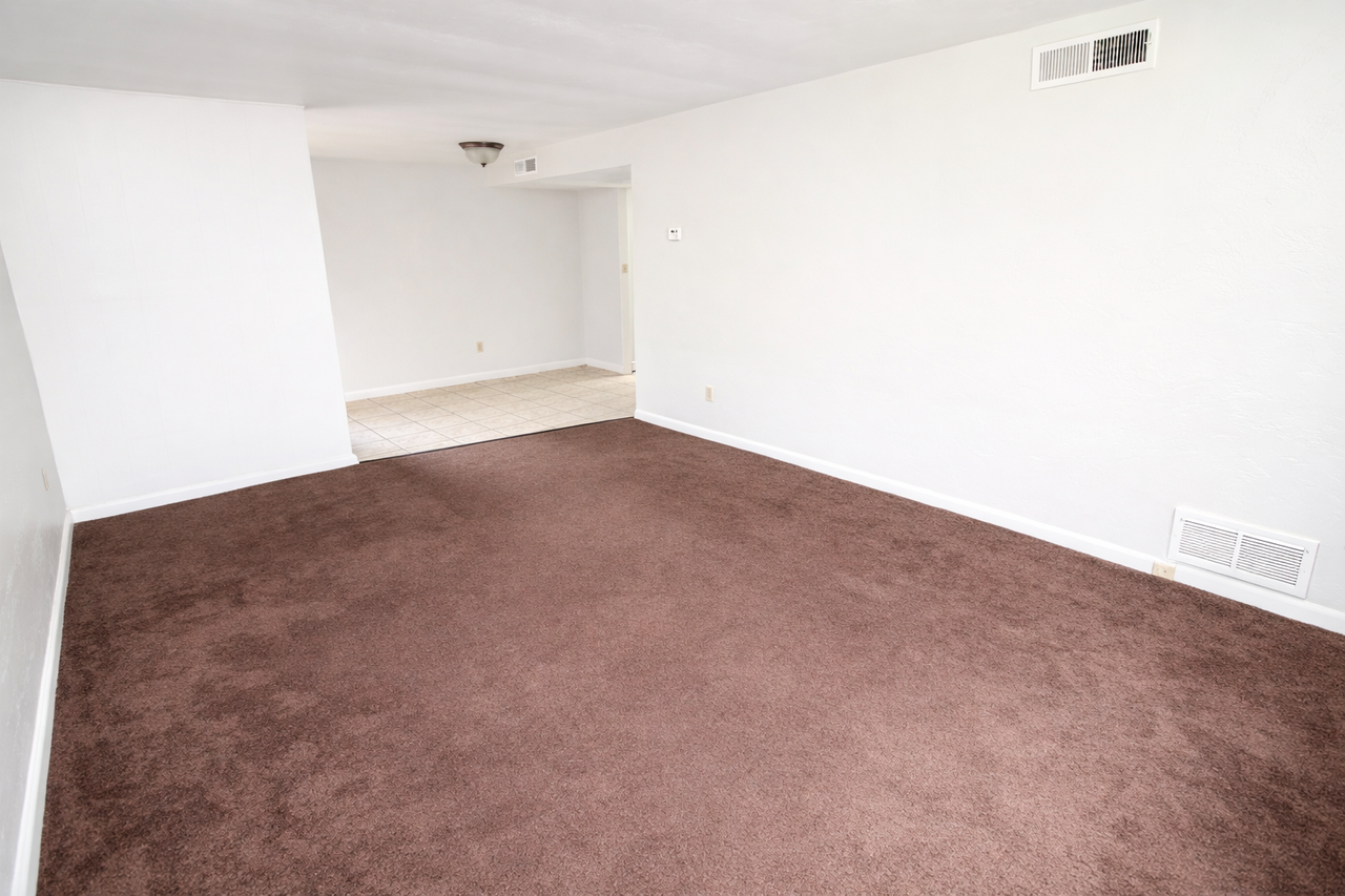 5527 ELLSWORTH AVENUEAPT 106 #106 - Photo 5 of 8