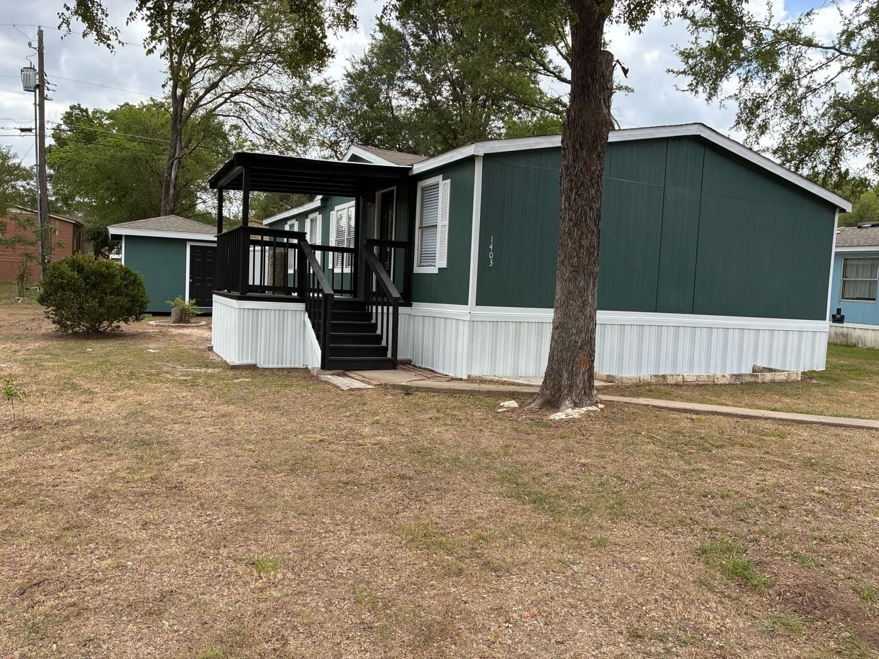 1403 Darold Dr - Photo 3 of 34