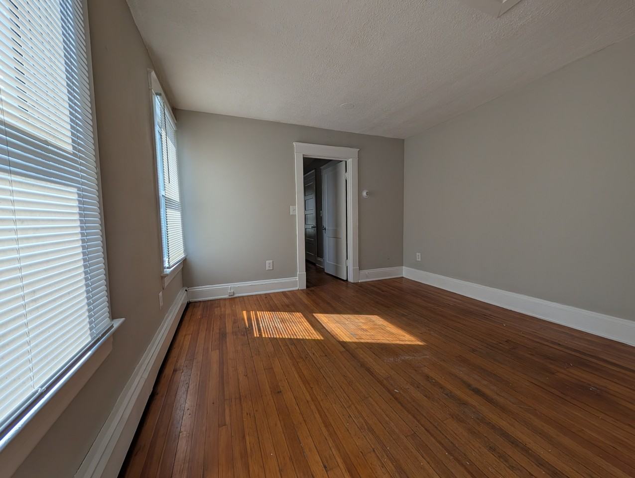 2908 Memorial Ave #3 - Photo 2 of 8