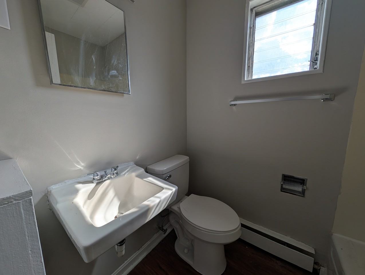 2908 Memorial Ave #3 - Photo 4 of 8