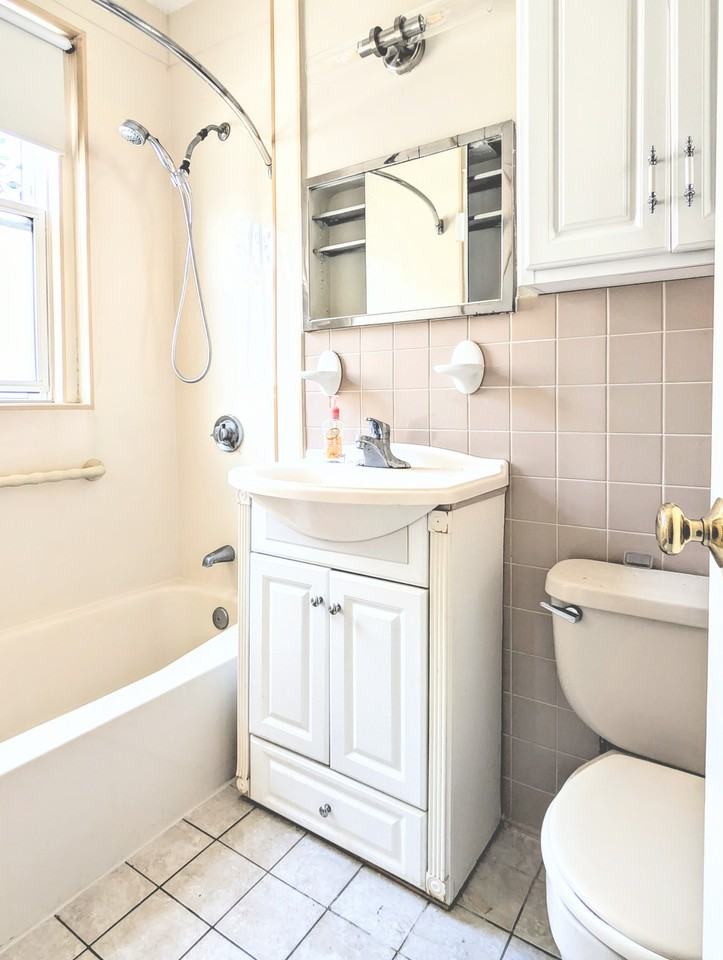 Kinross Rd #5 - Photo 6 of 11