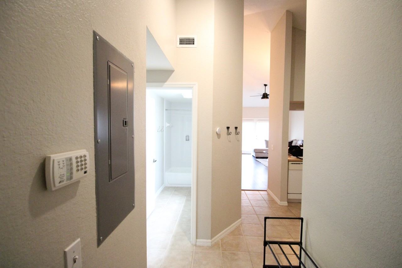 9158 Southwest 51st Road - J303Unit J-303 #J303 - Photo 5 of 29