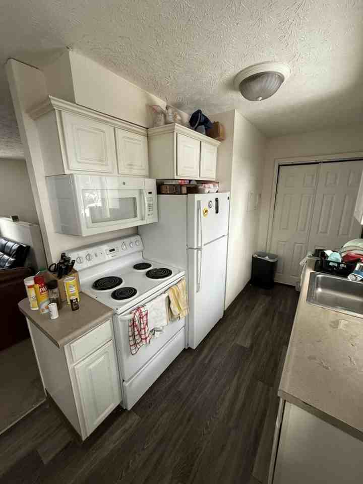 805 Hicks Dr #1 - Photo 2 of 16